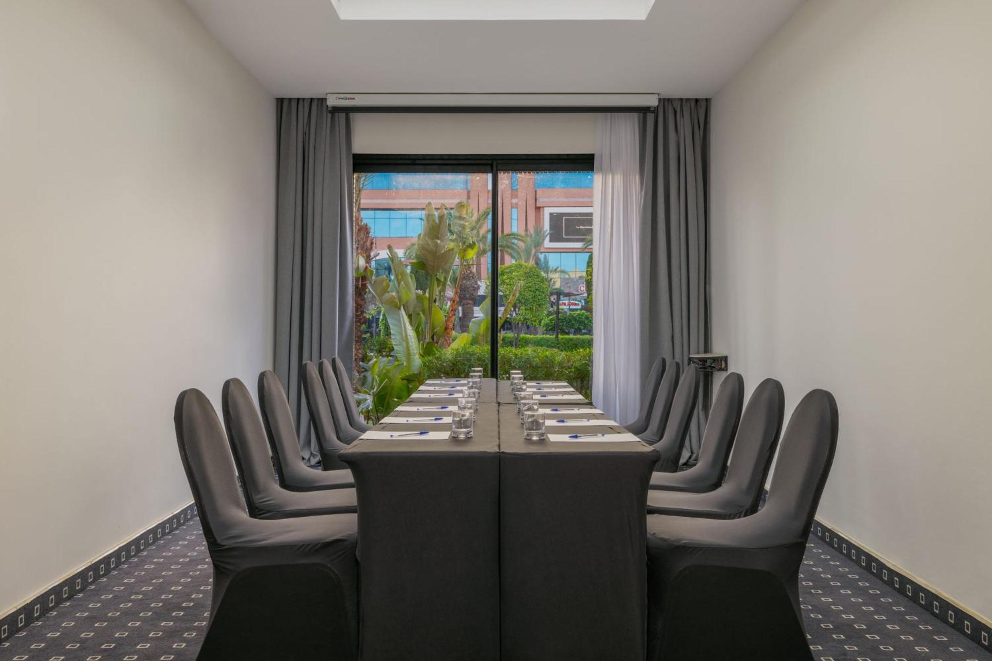 เลอ เมริเดียน เอ็นฟิส Hotel มาร์ราเกช ภายนอก รูปภาพ Meeting room