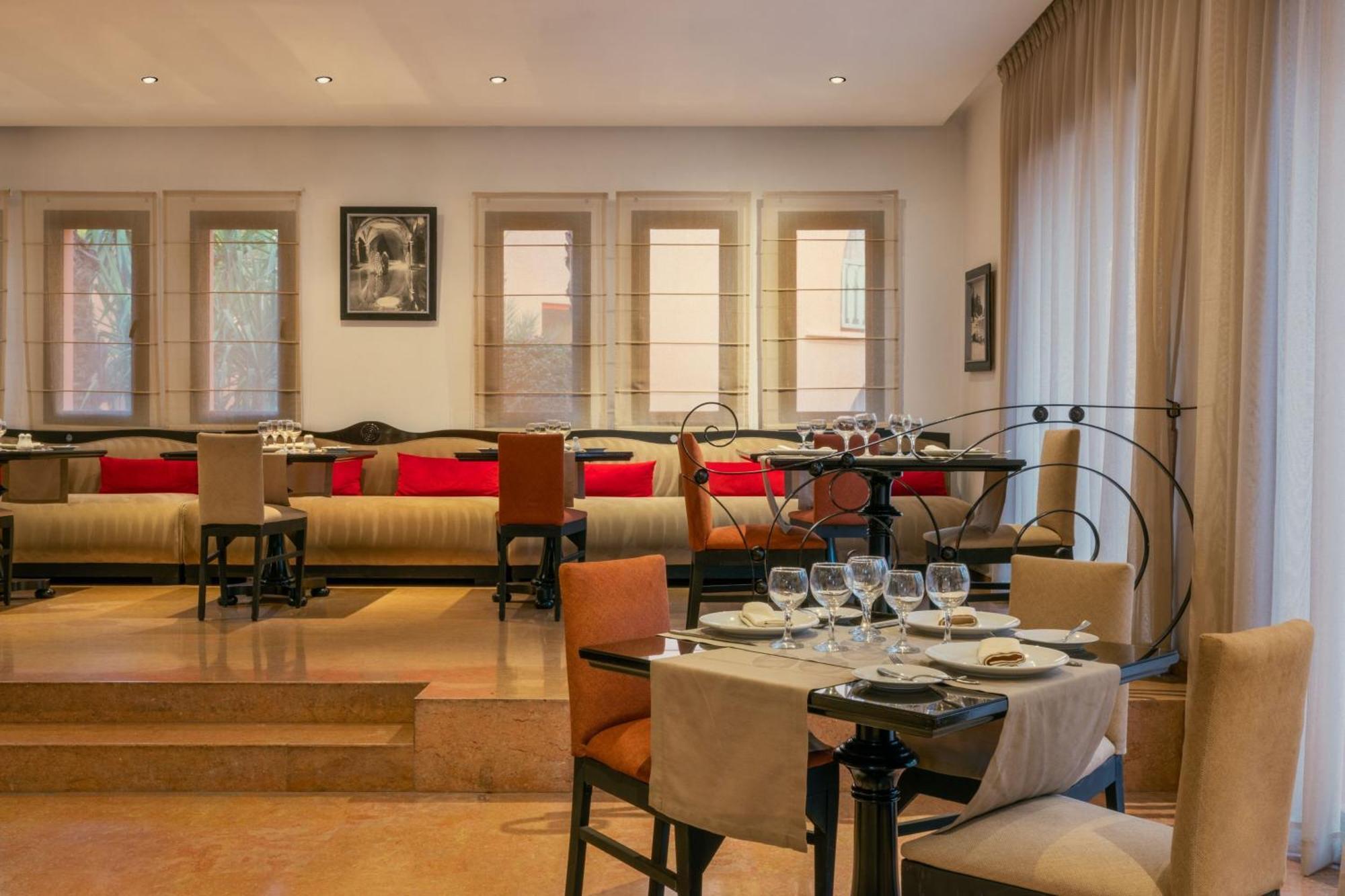 เลอ เมริเดียน เอ็นฟิส Hotel มาร์ราเกช ภายนอก รูปภาพ The restaurant