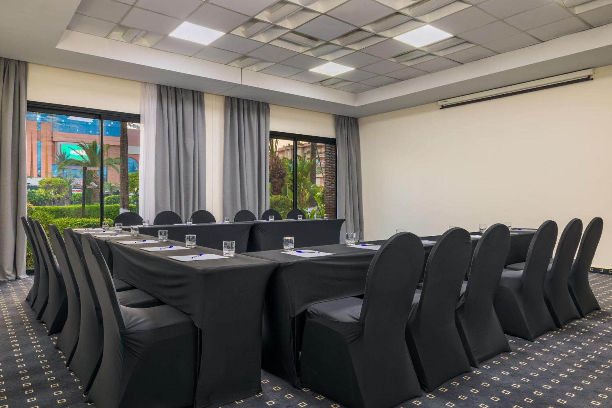 เลอ เมริเดียน เอ็นฟิส Hotel มาร์ราเกช ภายนอก รูปภาพ Meeting room